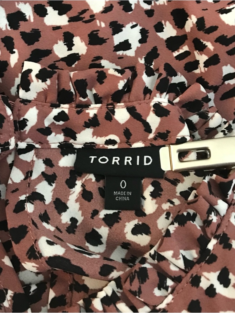 🔴 4/$15 torrid Women’s L Mauve Black Animal Spot Ruffle Mock Neck Tank Top EUC - Picture 14 of 16